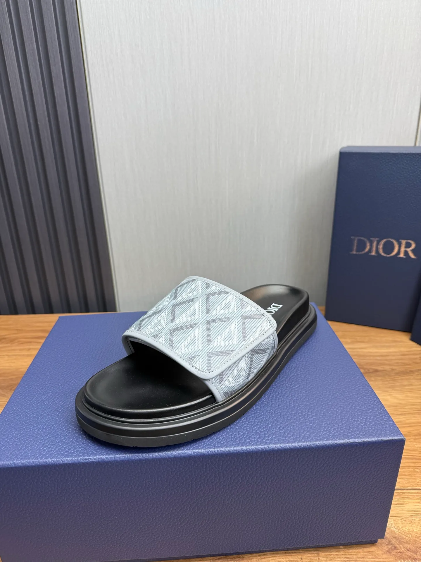 Men's shoes 💰280💰 Dior. Men's slippers 🩴Official website 1:1 production 38-45 yards 45 46 🉑️Customized original material shipped✅